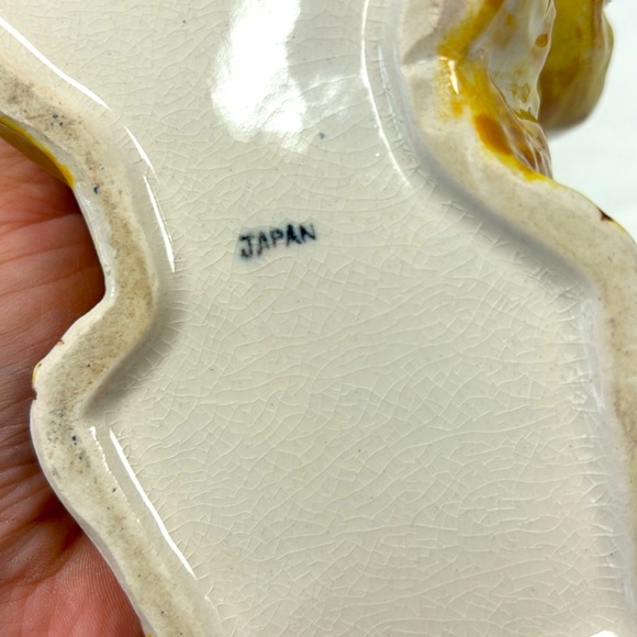 Vintage 6” ceramic hand painted Pekingese shaped planter made in Japan - Picture 5 of 10